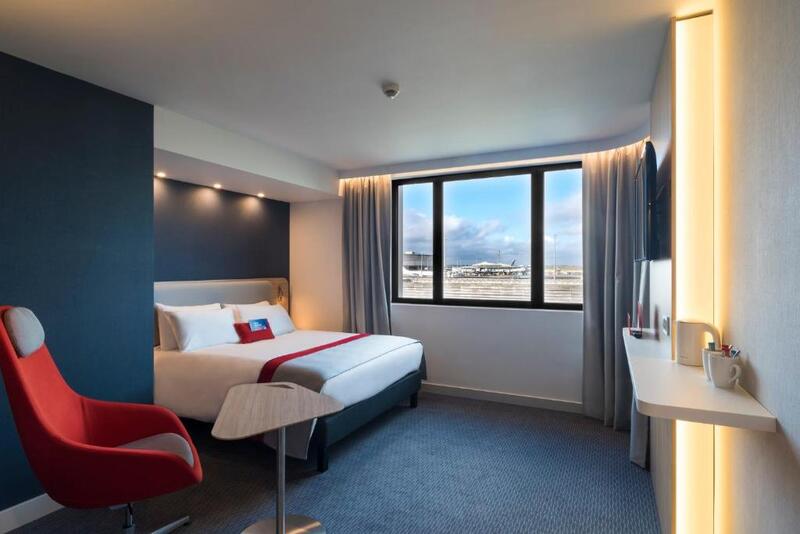 Holiday Inn Express — Paris CDG Airport